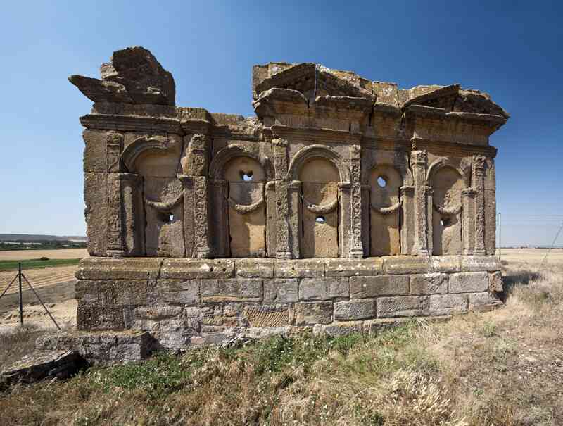 Sádaba. Mausoleo de los Atilios (época romana, siglo II-III dc)